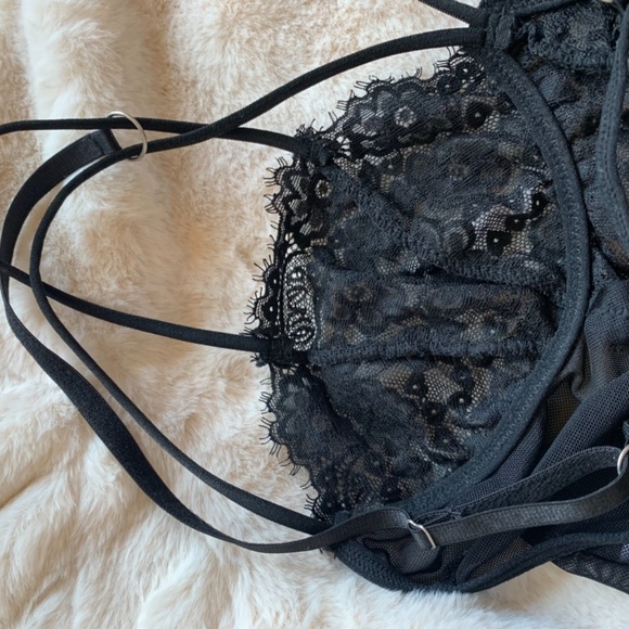 ๐ NEW Black Lace Thong Bodysuit Lingerie Sheer Mesh Teddy Strap Cutouts Medium - Picture 4 of 13